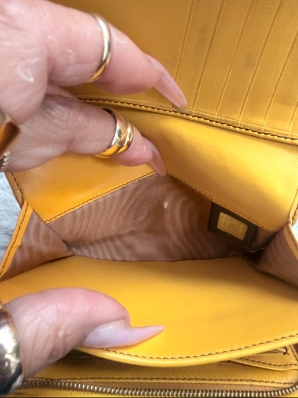 Vintage Fendi Zucca canvas and leather trifold wallet - Picture 9 of 10